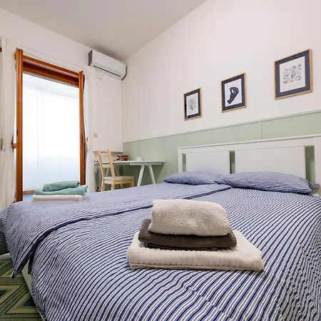 Apartment Comfy Sea View With Covered Balcony And Parking