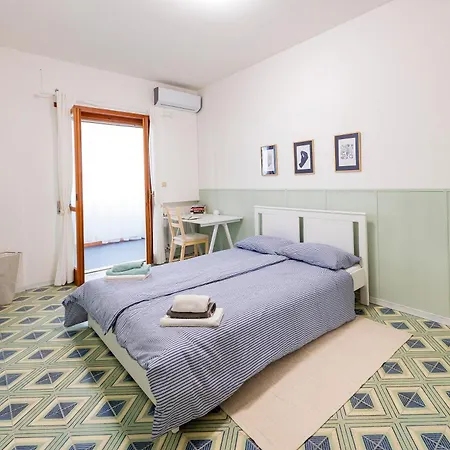 Comfy Sea View With Covered Balcony And Parking *